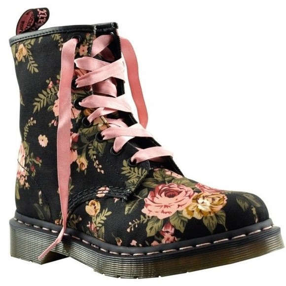 Doc Martens Shoes - Doc Martens Vintage Rose floral boot size 8.