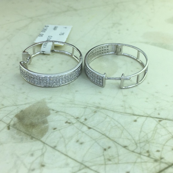 Women 10K Gold Micro Pave Set Diamond Hoop Earring - Picture 6 of 6