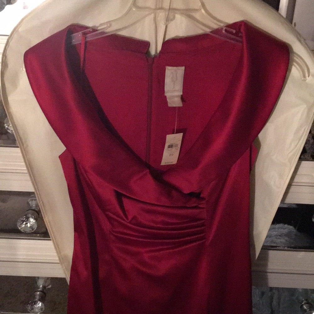Beautiful deep red Ann Taylor dress/short gown - Picture 2 of 8