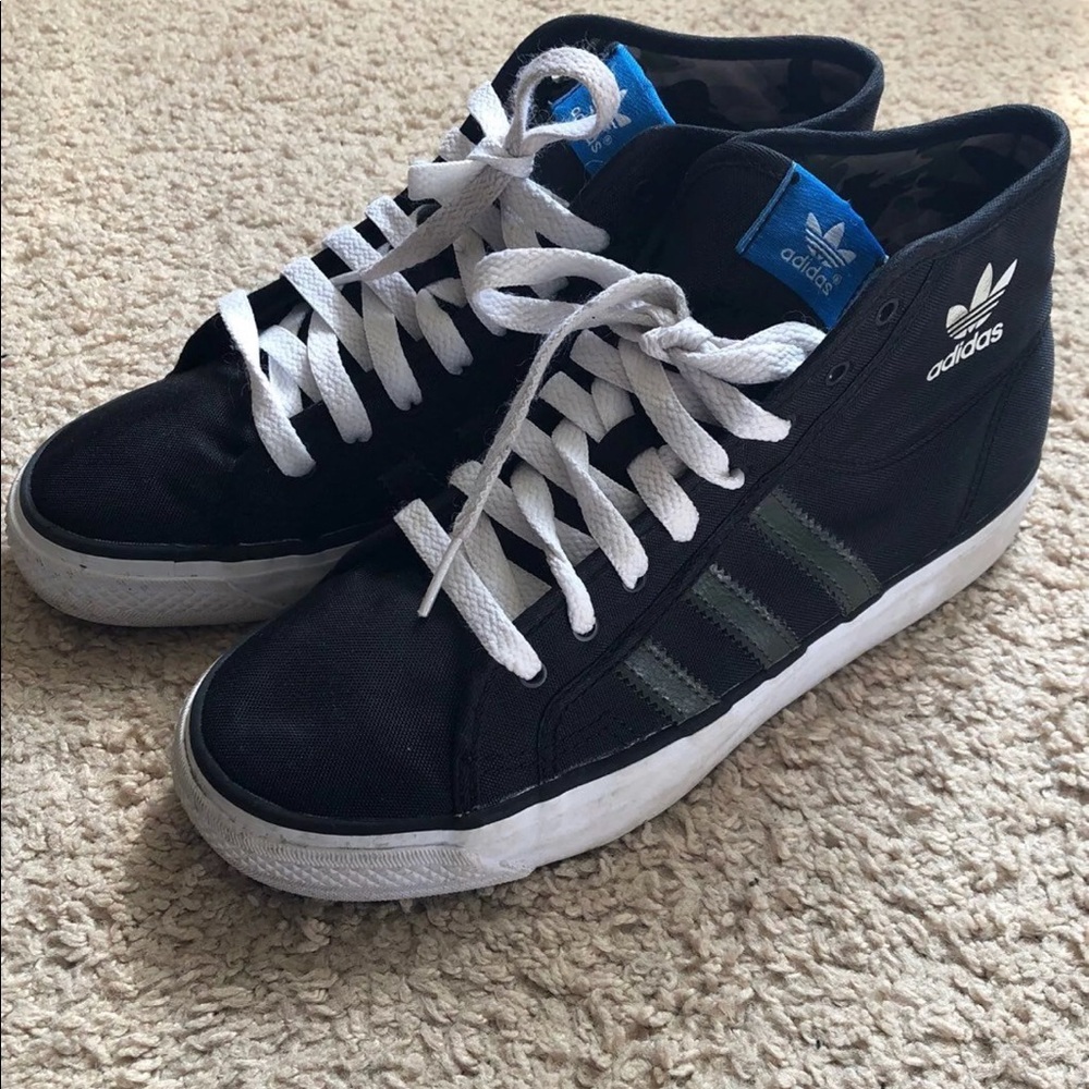 ADIDAS 5.5 Y like converse