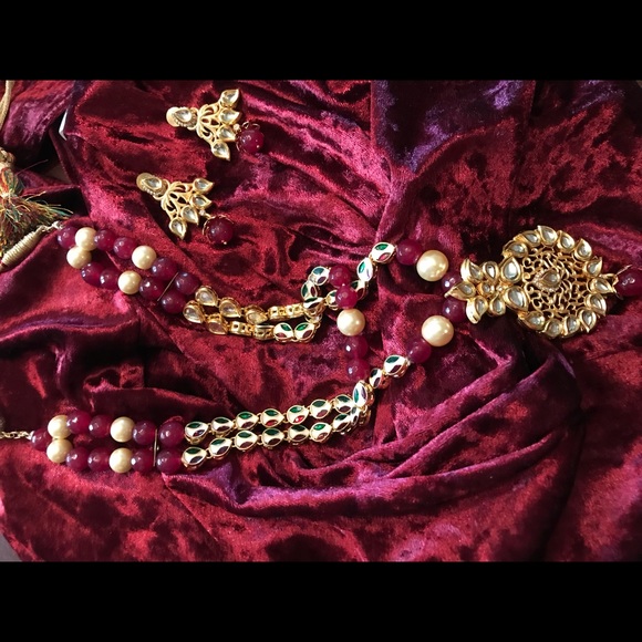 Traditional jewelry set brand new - Picture 1 of 3
