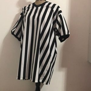 Men’s striped referee shirt