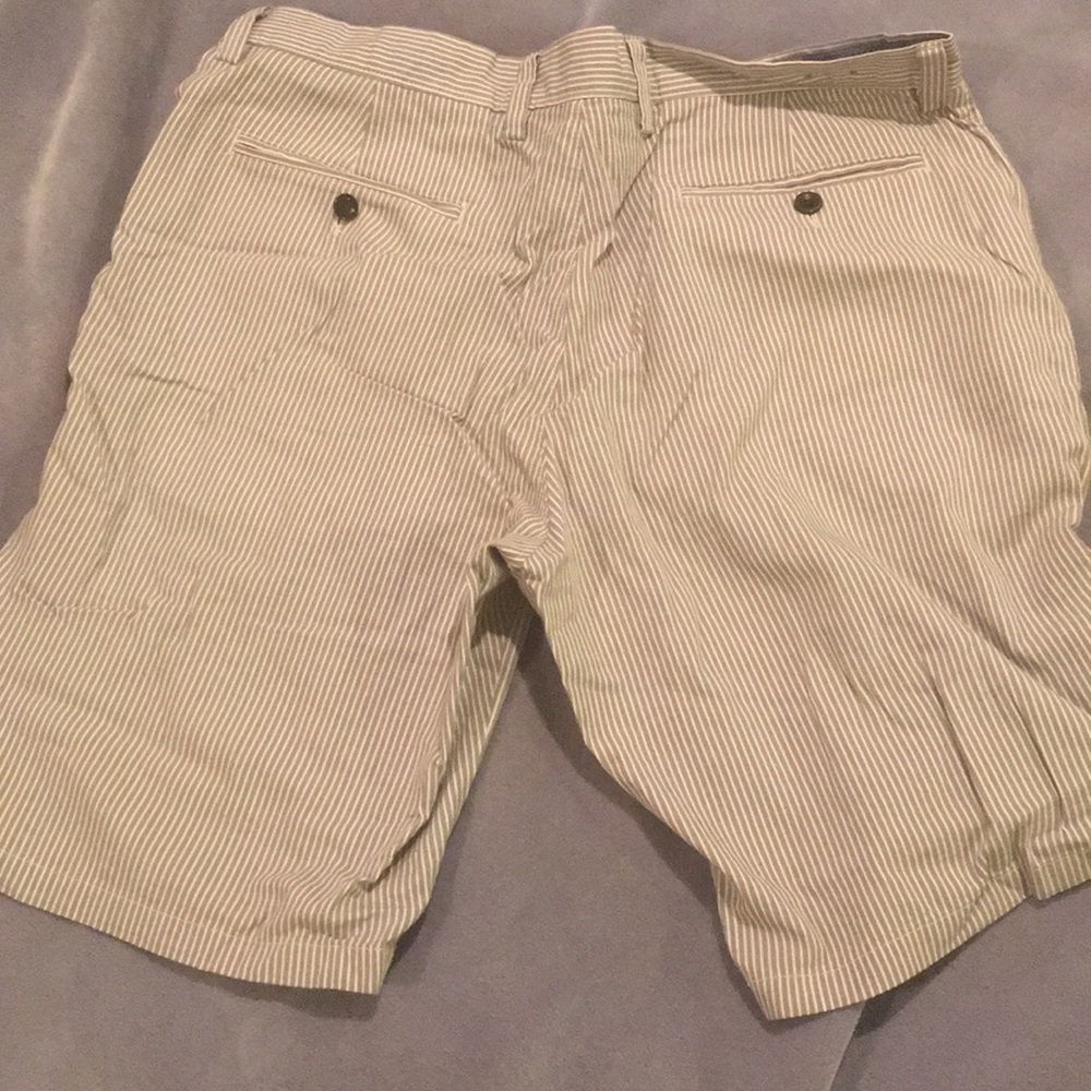 Shorts - Picture 2 of 3