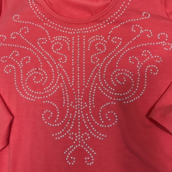 Laura Ashley petite XL Coral top w bead design - Picture 2 of 5