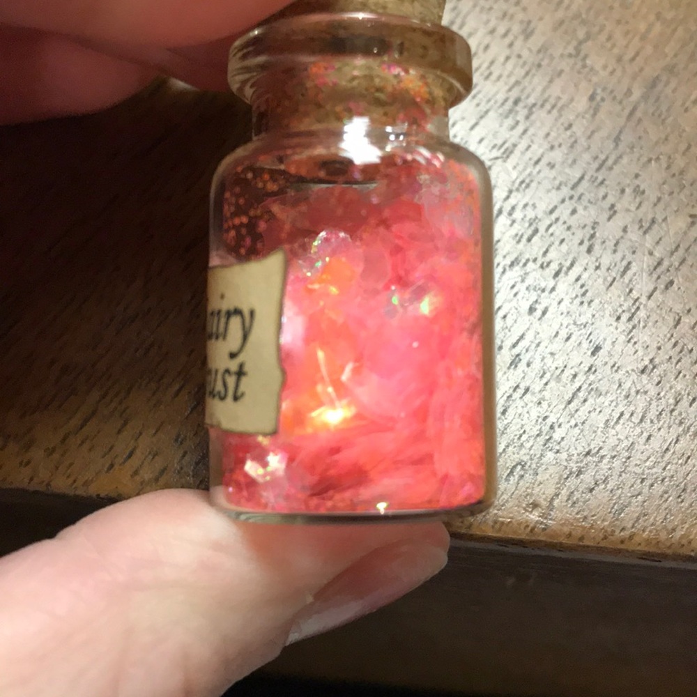Bottle necklace w/ crystals - Picture 7 of 11
