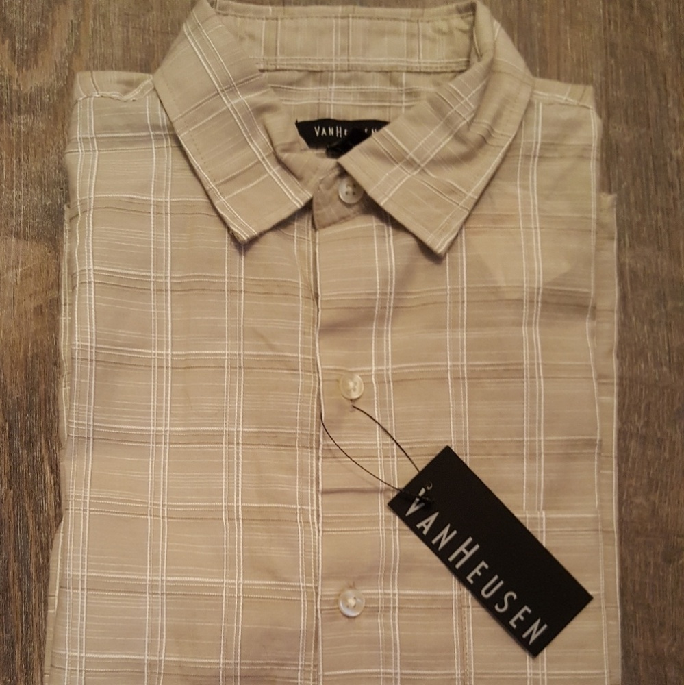 Men's Van Heusen Short Sleeve Shirt Size Small NWT