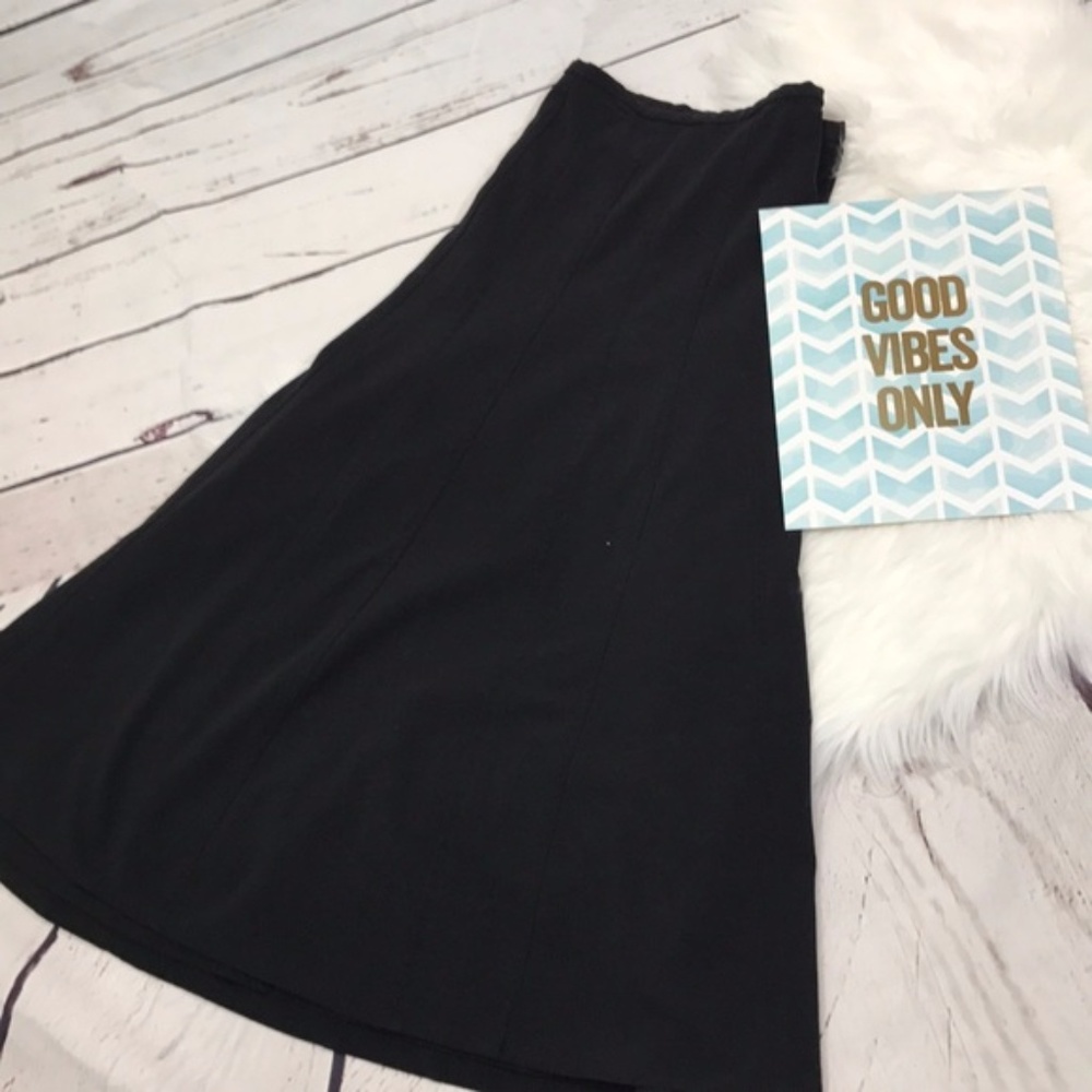 PLUS Fashion Bug 20W Mid length black rib stitch