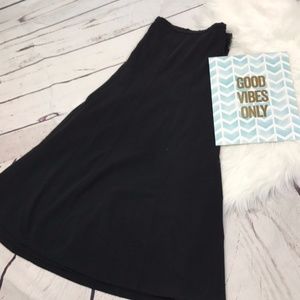 PLUS Fashion Bug 20W Mid length black rib stitch