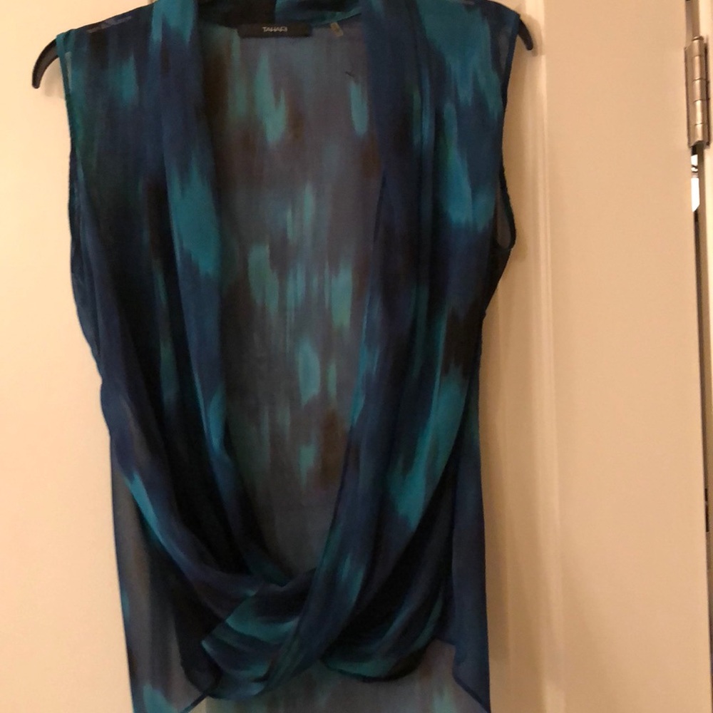 Tahari multi color top very nice