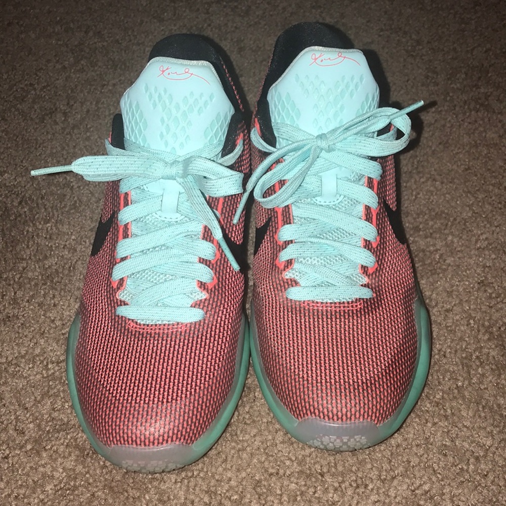 Nike Kobe Easter YOUTH SIZE 5.5Y