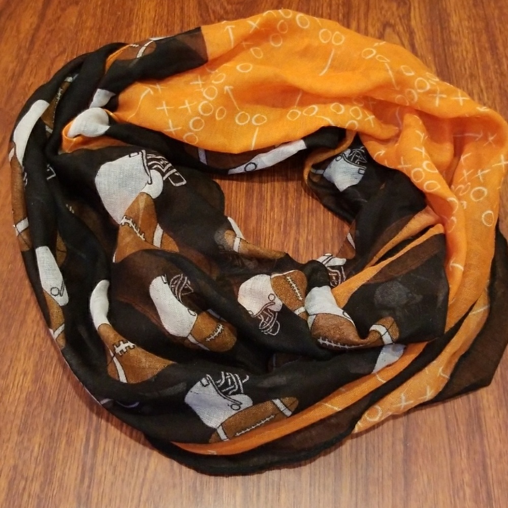 Infinity football scarf