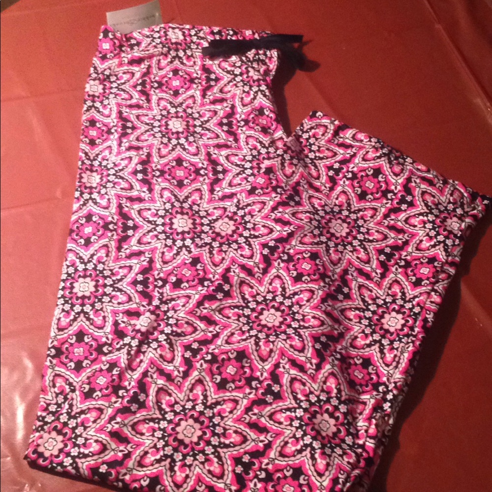 Ladies pajama bottoms. Stunning pattern nwot