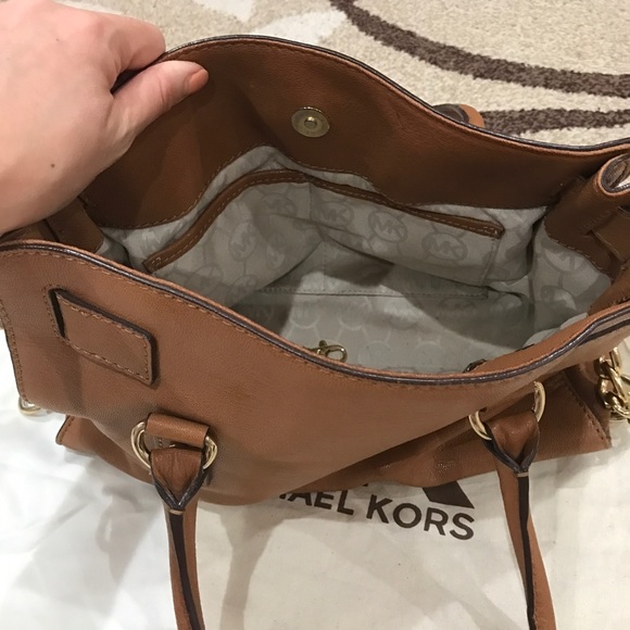 ✨MICHAEL KORS ✨in great condition. Lightly used. - Picture 5 of 5