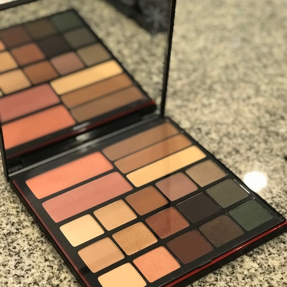 Smashbox Other - Smash Box Drawn In and Deck Out Palette 440
