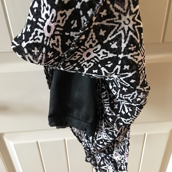 From Paris 🇫🇷 Sleeveless Black & Pink Boho Dress - Picture 7 of 8