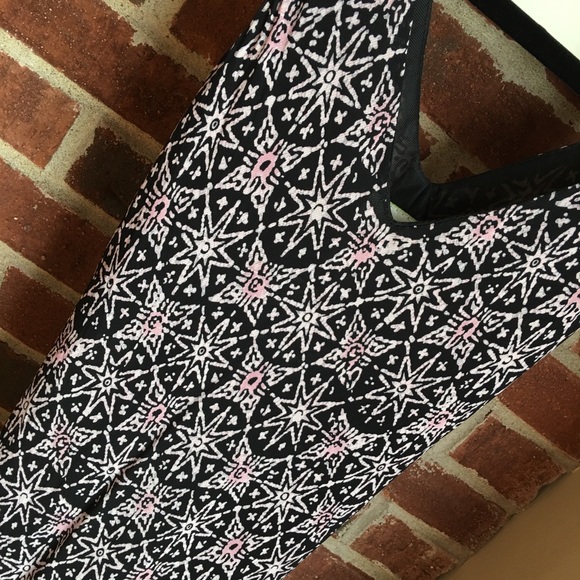 From Paris 🇫🇷 Sleeveless Black & Pink Boho Dress - Picture 3 of 8