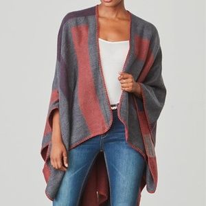 NWT BB Dakota Poncho/Scarf