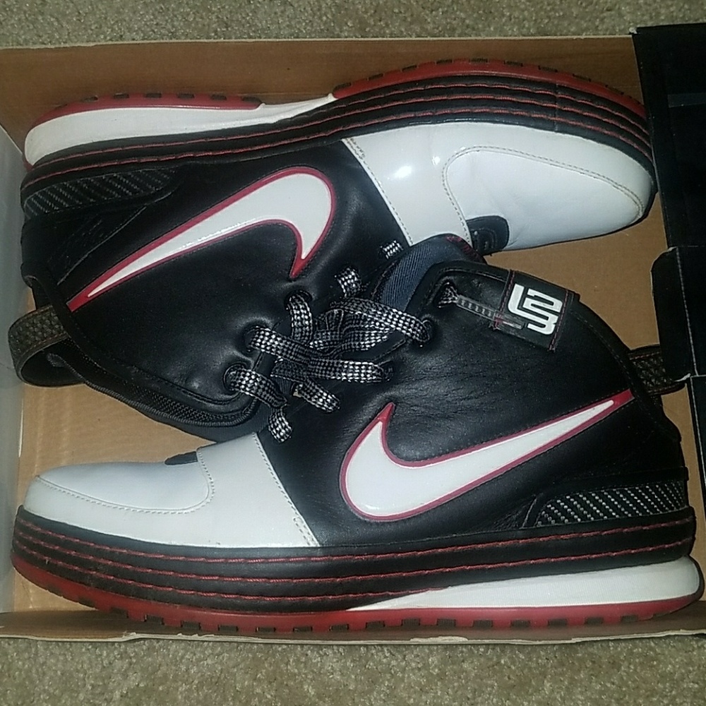 Zoom LeBron VI