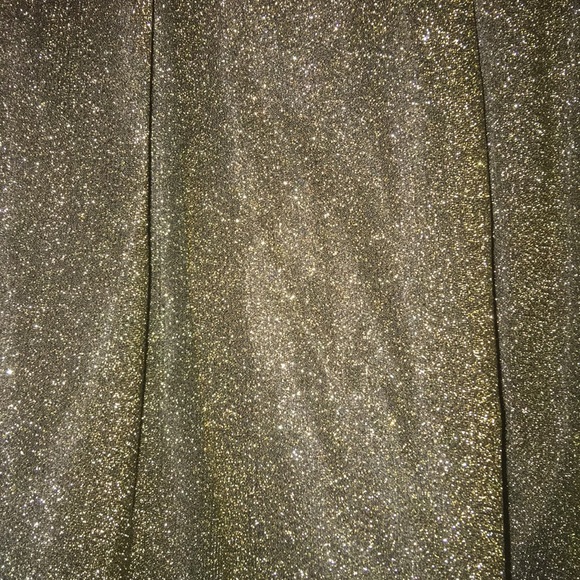 Gold glitter skirt. Black waistband - Picture 3 of 3