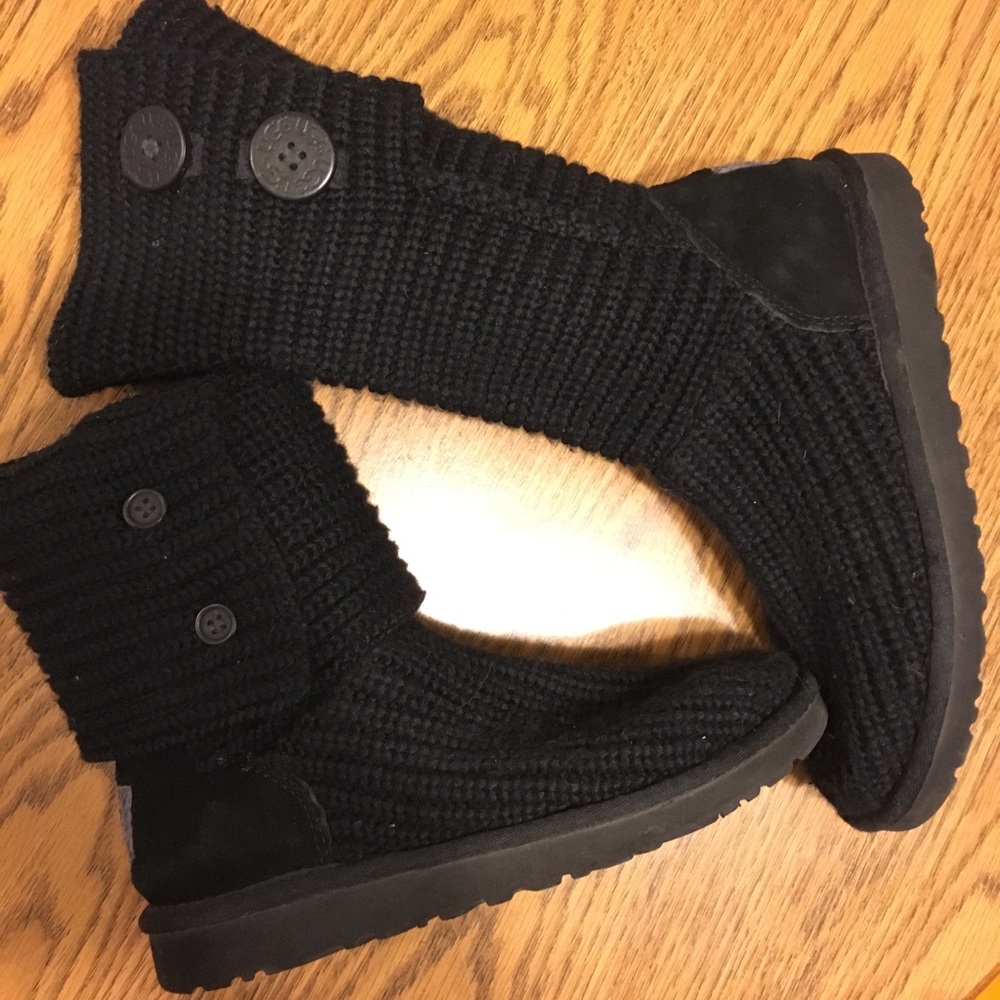 Black girls size 4 Uggs
