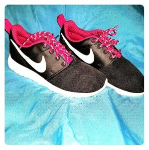 Girls Nike Roshe