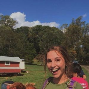 Meet your Posher, Claire