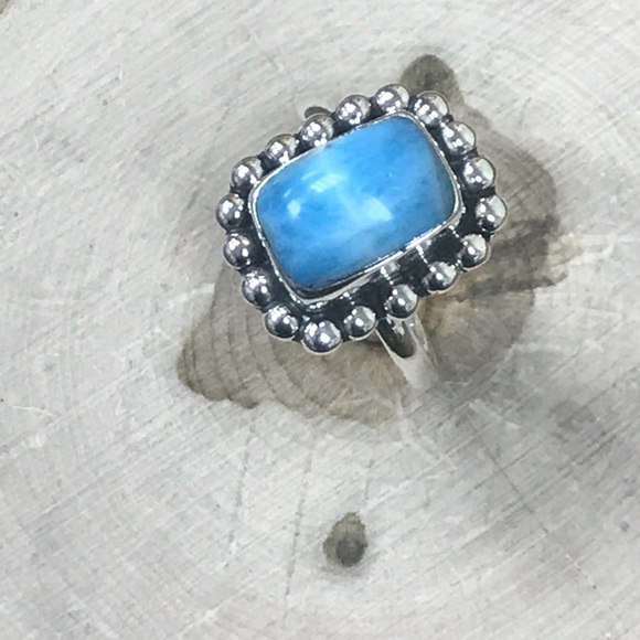 Ring - Picture 3 of 8