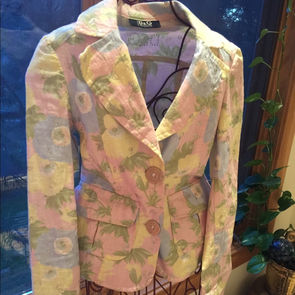 Playful Dolce & Gabbana Floral Print Blazer ✨🌸🌿