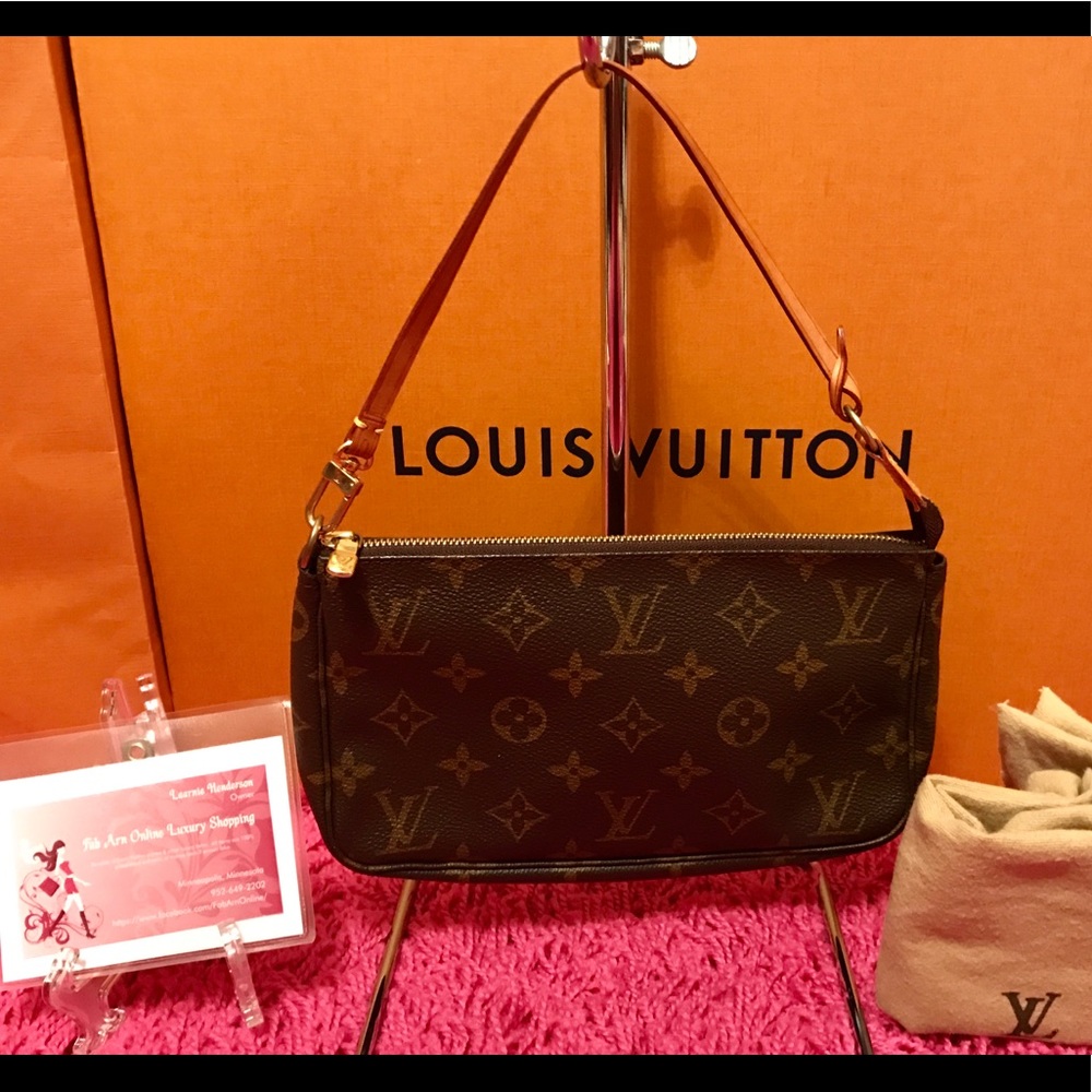 🌷SOLD🌷Louis Vuitton Pochette Accessories