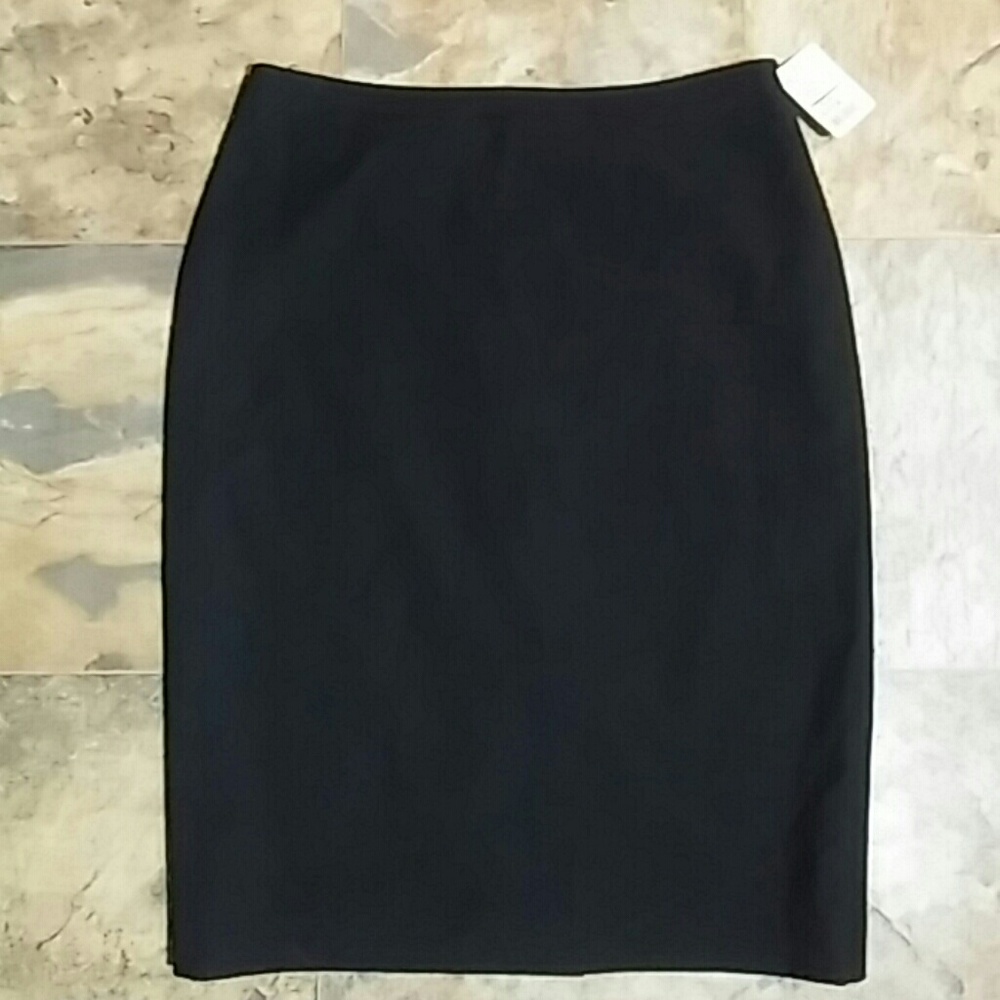 NWT Doncaster Black A Line Skirt sz 6