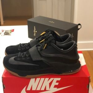 KD7 EXT SUEDE - size 11