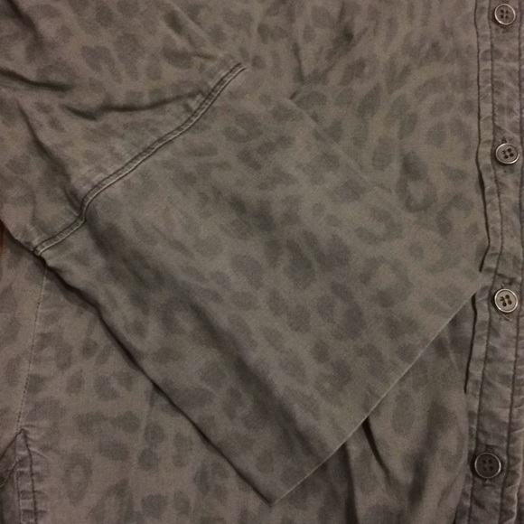 Cloth and stone leopard print button down blouse - Picture 6 of 6