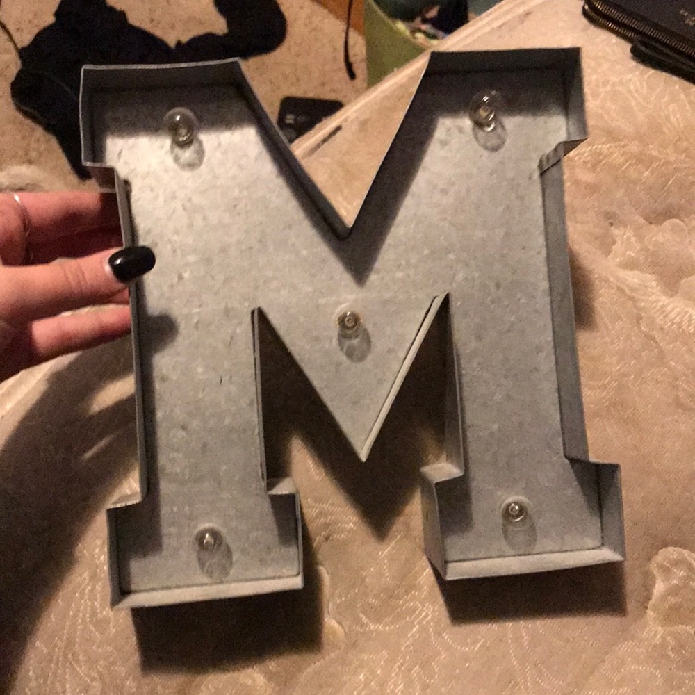M light up sign