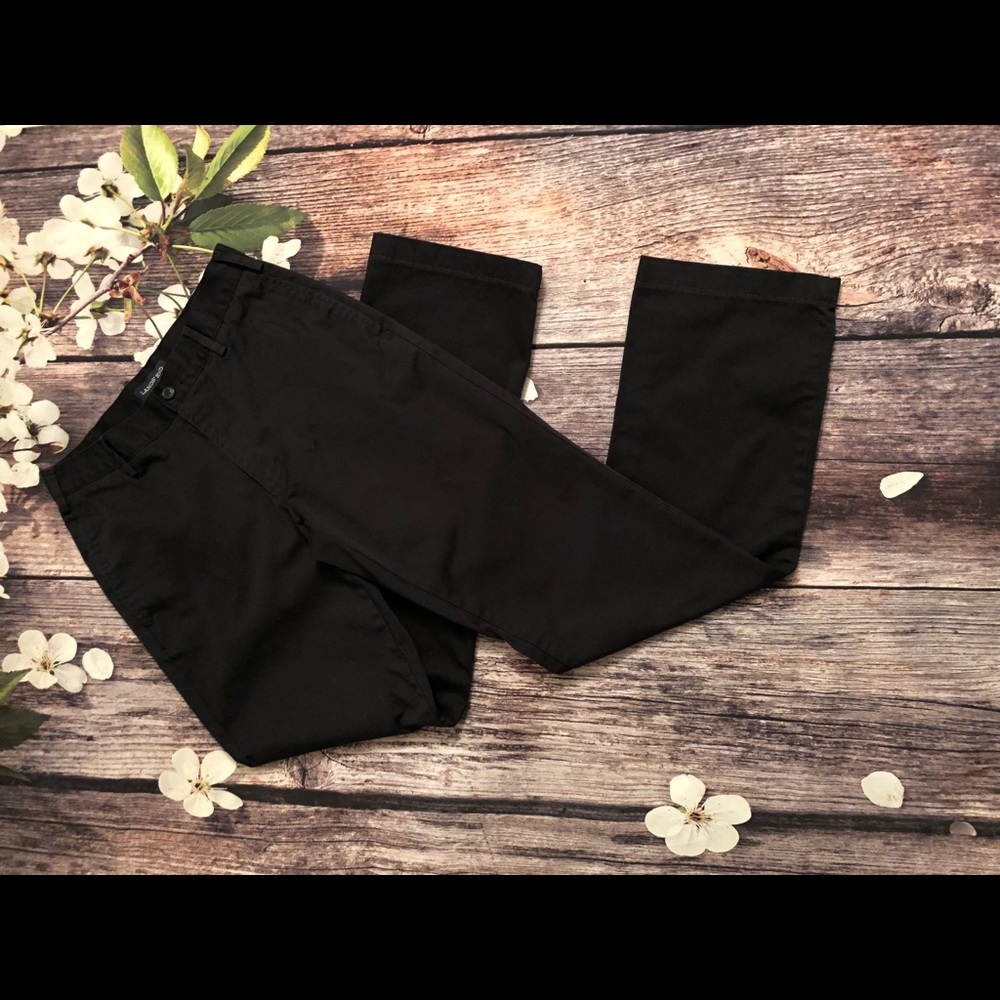 Lands’ End Men’s 28 Waist Black Chino’s - EUC