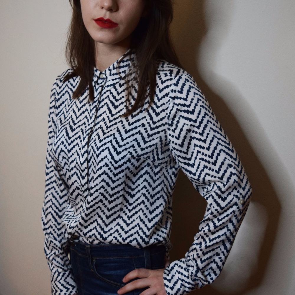 Ann Taylor Navy Zig Zag Button Up Shirt | Blouse