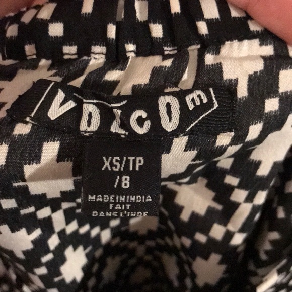 Volcome tank top - Picture 3 of 3