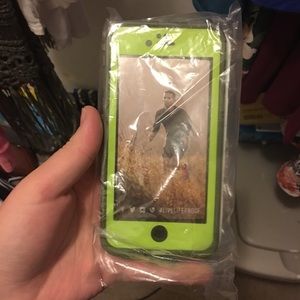 Life proof case for iPhone 6