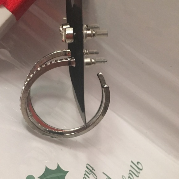 💢Last one 💢 large silver hoop/diamond set - Picture 5 of 8