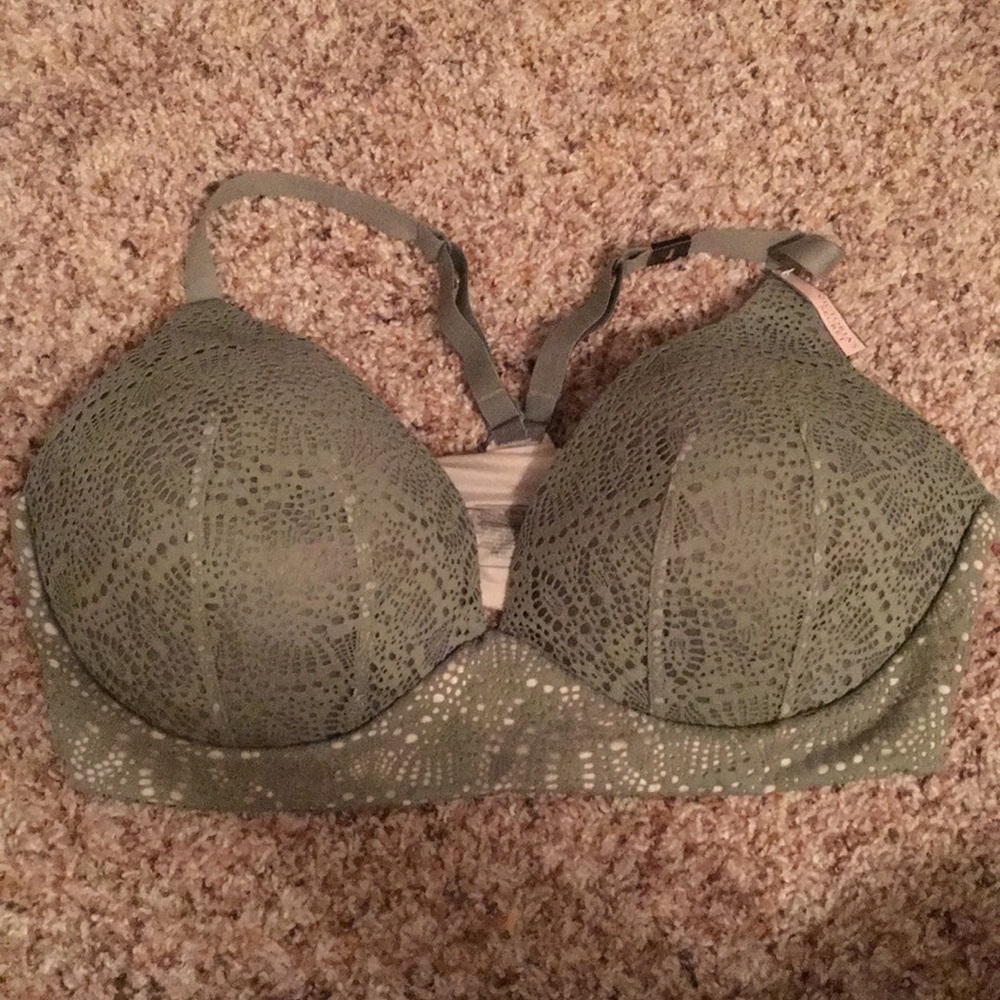 Body by Victoria Easy Plunge Bra 38DD NWT