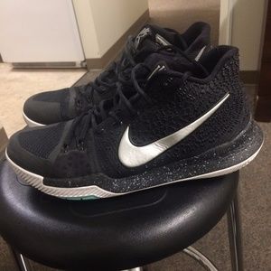 Kyrie 3s