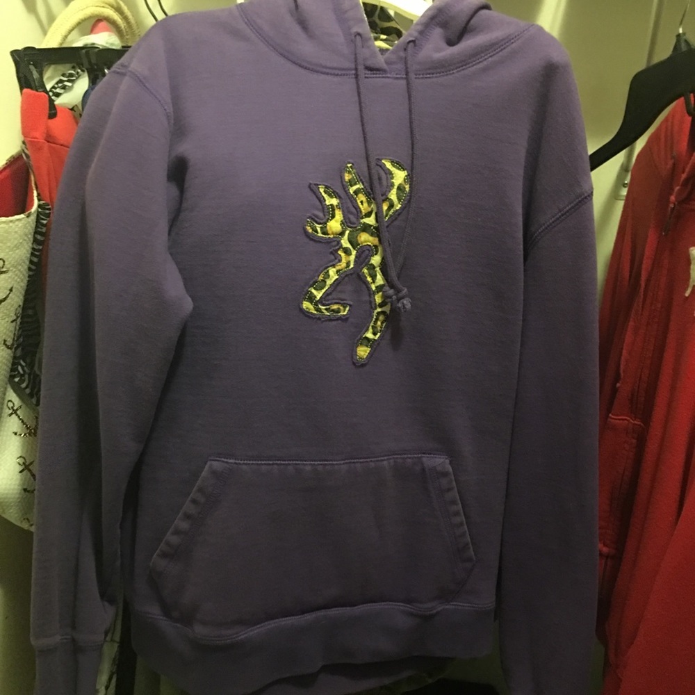 2 browning sweatshirts.
