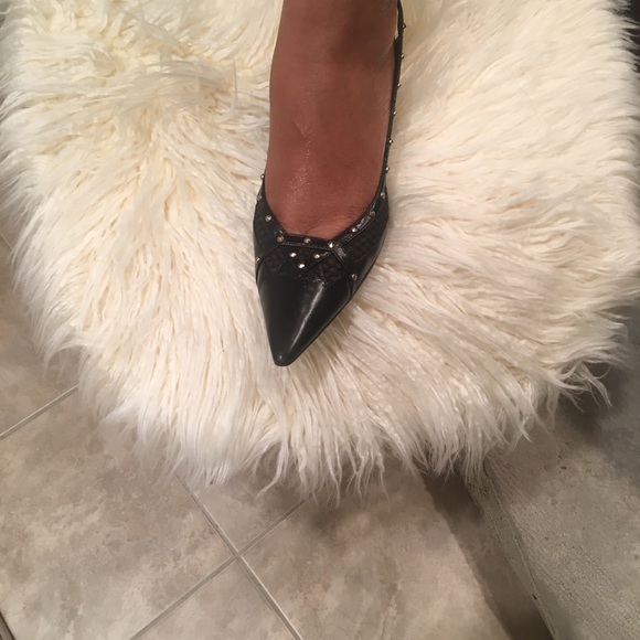 Heels - Picture 2 of 5