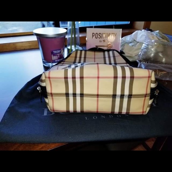 SOLD 😍😍😍💯% Auth NWT Burberry London - Picture 4 of 8