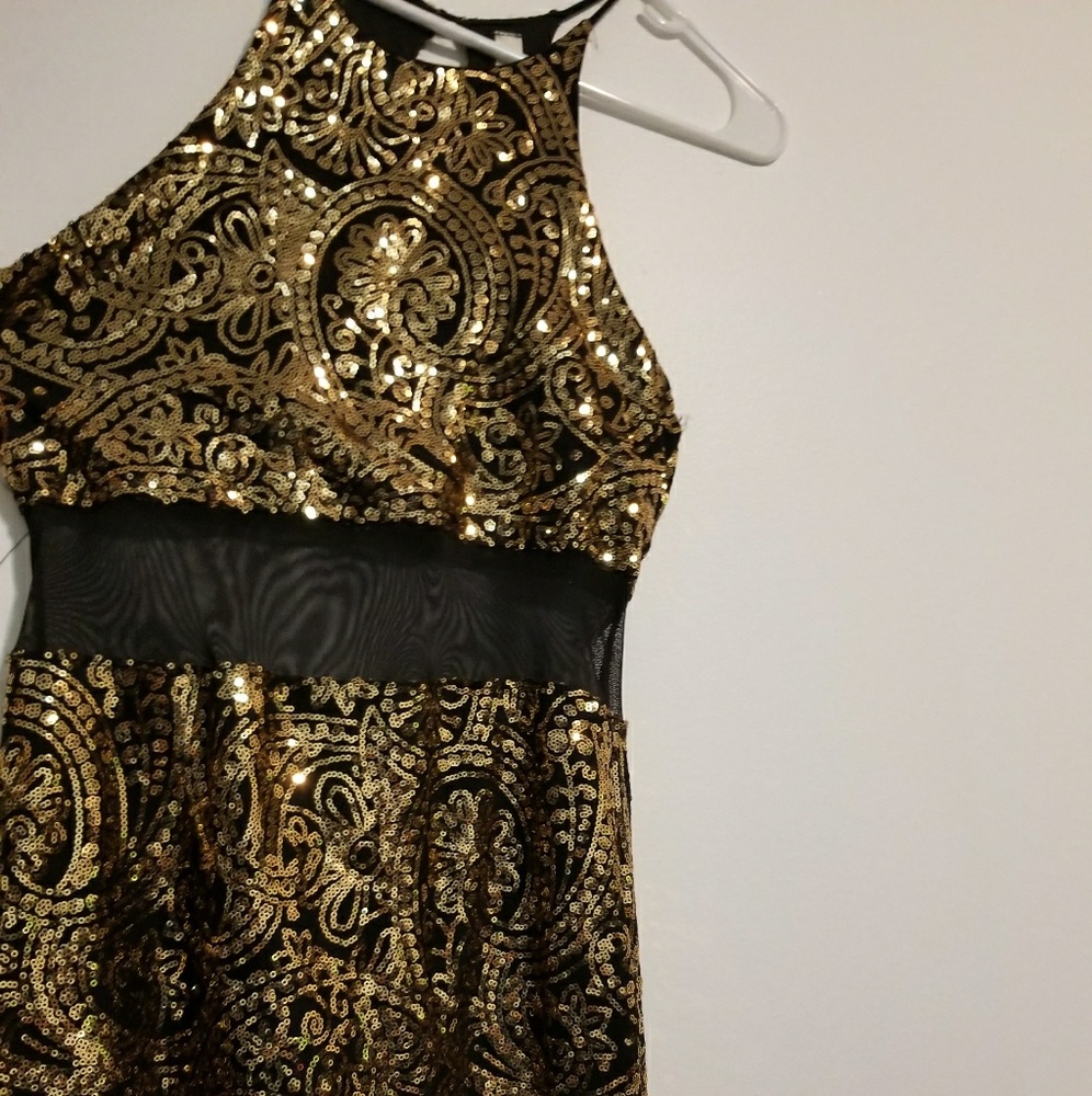 Dress - Picture 2 of 3