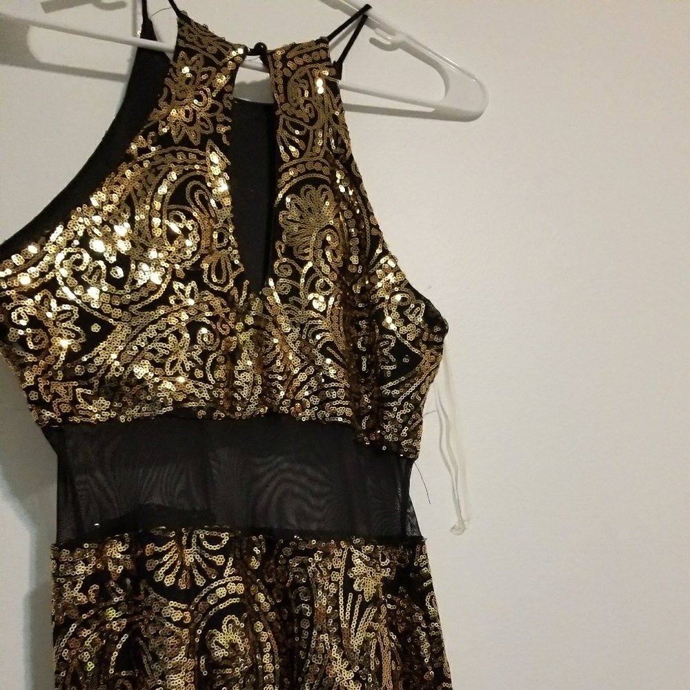 Dress - Picture 3 of 3