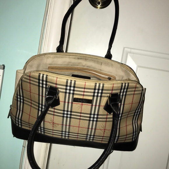 how to know if a burberry bag is real