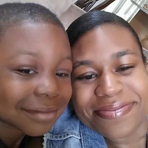 Meet your Posher, Iris