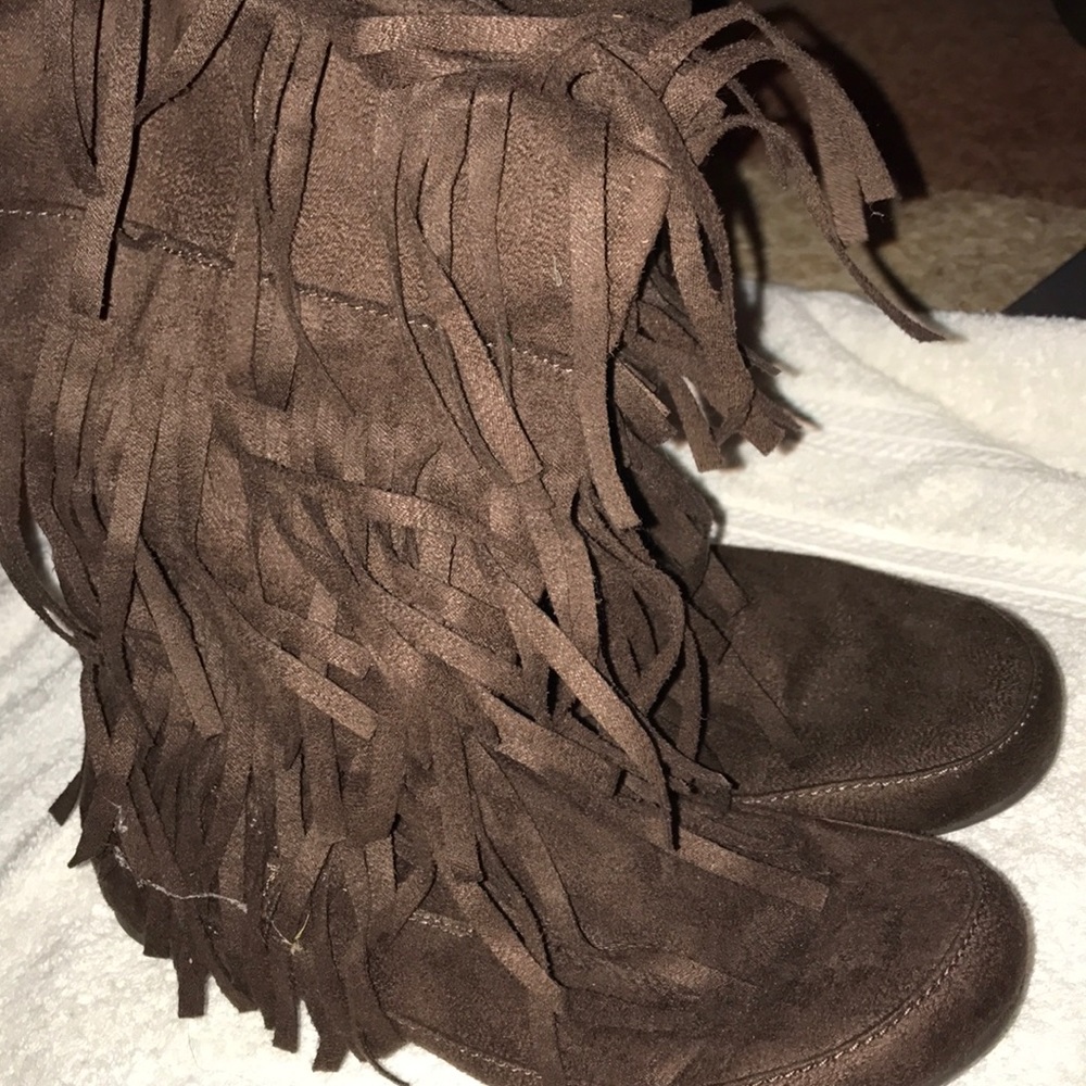 Fringe boots