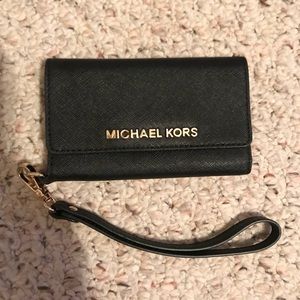 Michale Kors Tech Wristlet