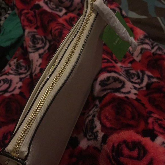 A Kate spade New York beige purse - Picture 3 of 4